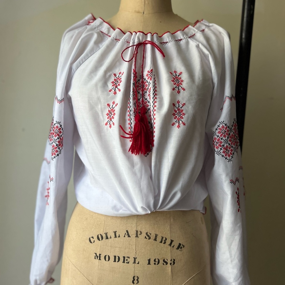 1970s Vintage Cotton French Peasant Top Blouse Heavily Embroidered Size S/M